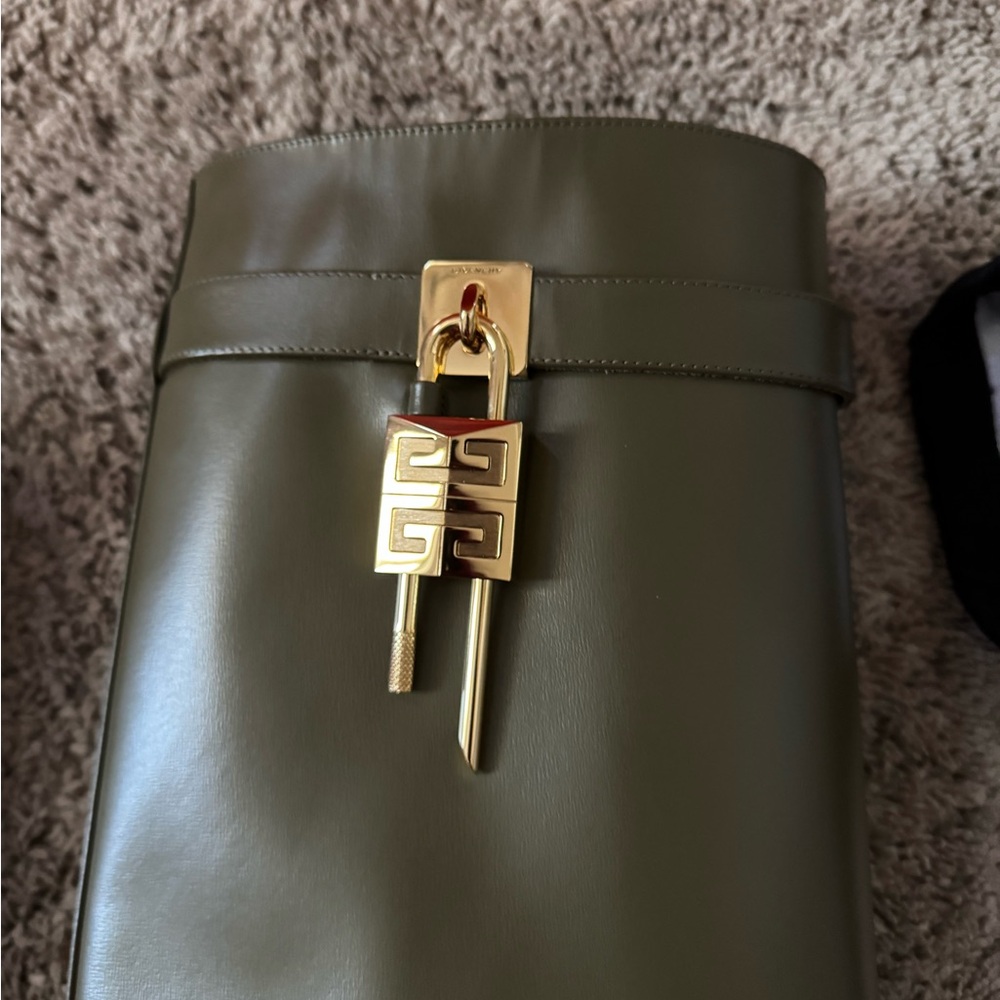Givenchy Shark Boots Olive Green - Picture 4 of 10
